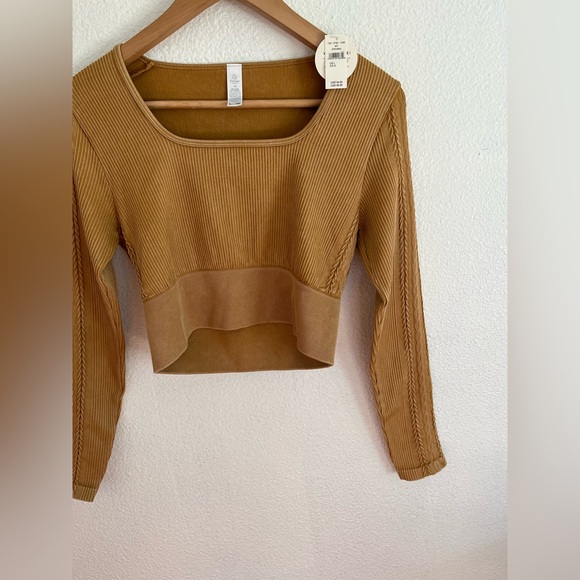 Aerie Offline Seamless Cable Cropped Compression Stonewash Brown Top L - Picture 4 of 13